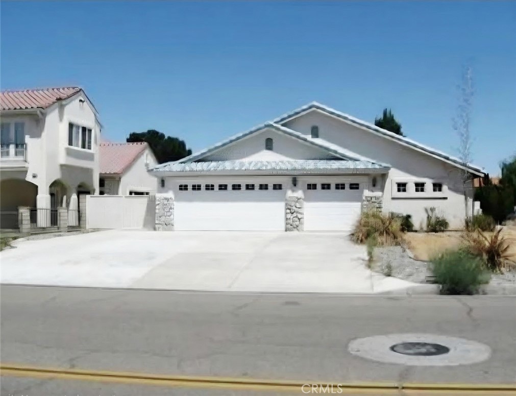 17980 Mariner, Victorville, CA 92395 — photo 1