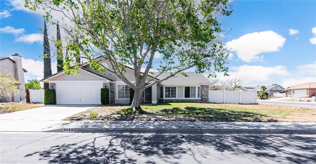 6920 11th, Hesperia, CA 92345 — photo 1
