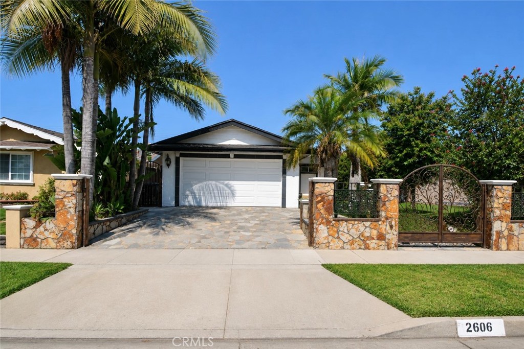 2606 S Poplar, Santa Ana, CA 92704 — photo 1