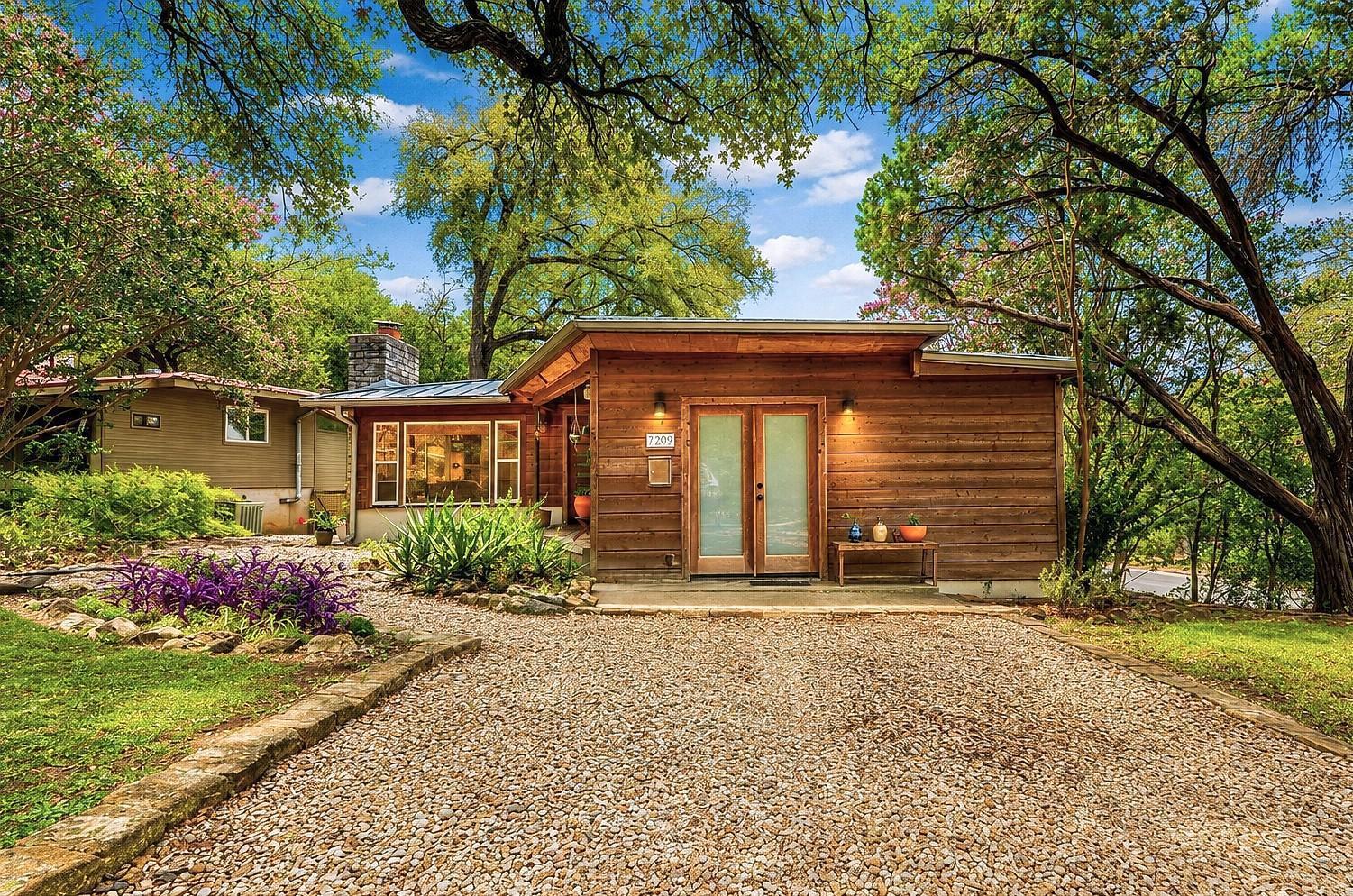 2209  La Casa Dr, Austin, TX 78704 — photo 1