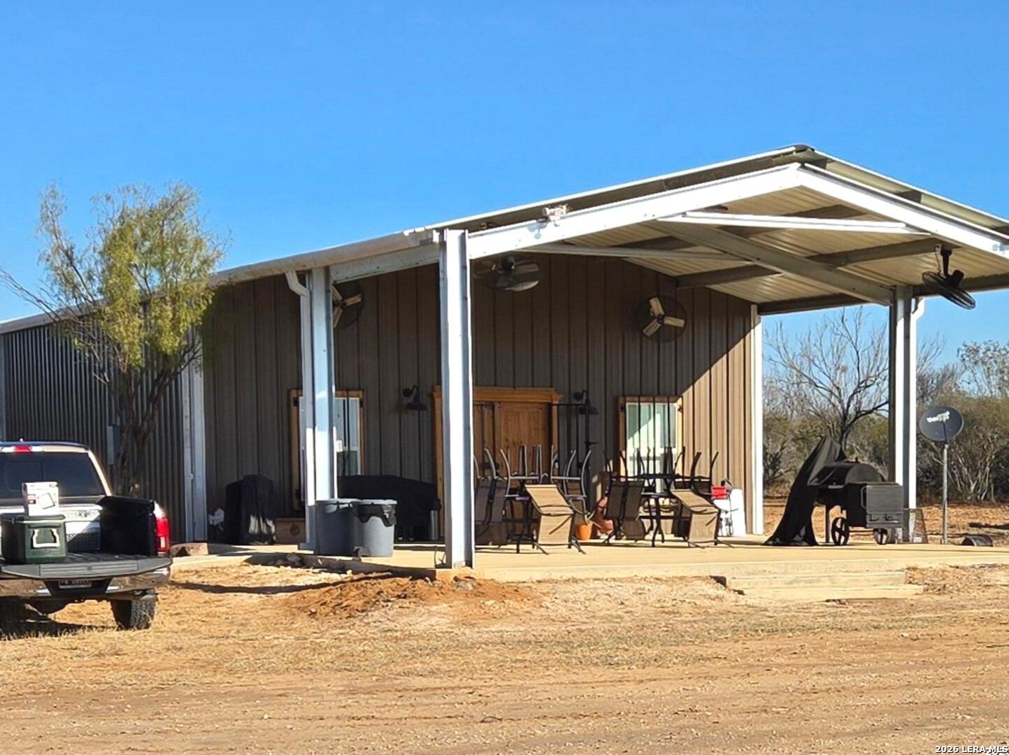 1297 Fm 1433, Carrizo Springs, TX 78834 — photo 1