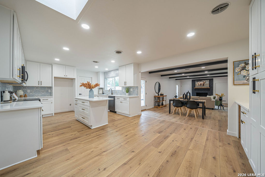 355 Donella, Hollywood Park, TX 78232 — photo 1
