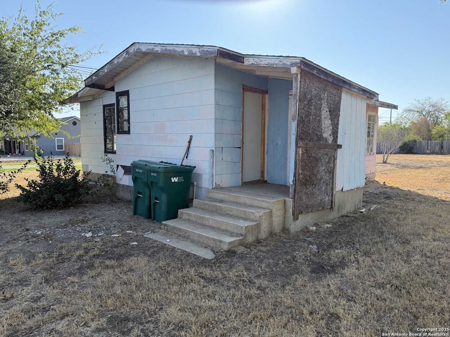 2016 Brown, , 78026 — photo 1