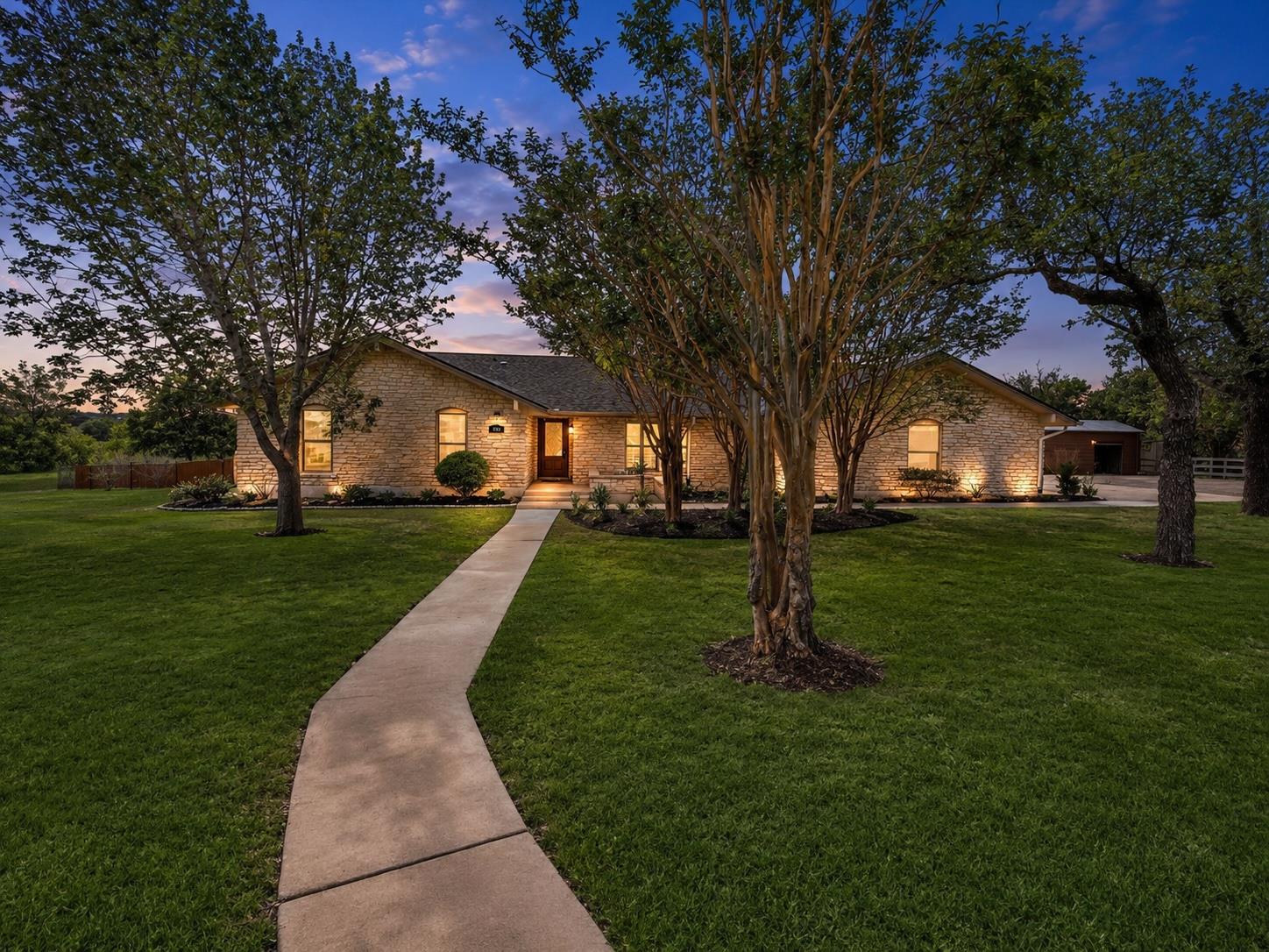 404 Skyline, Georgetown, TX 78628 — photo 1