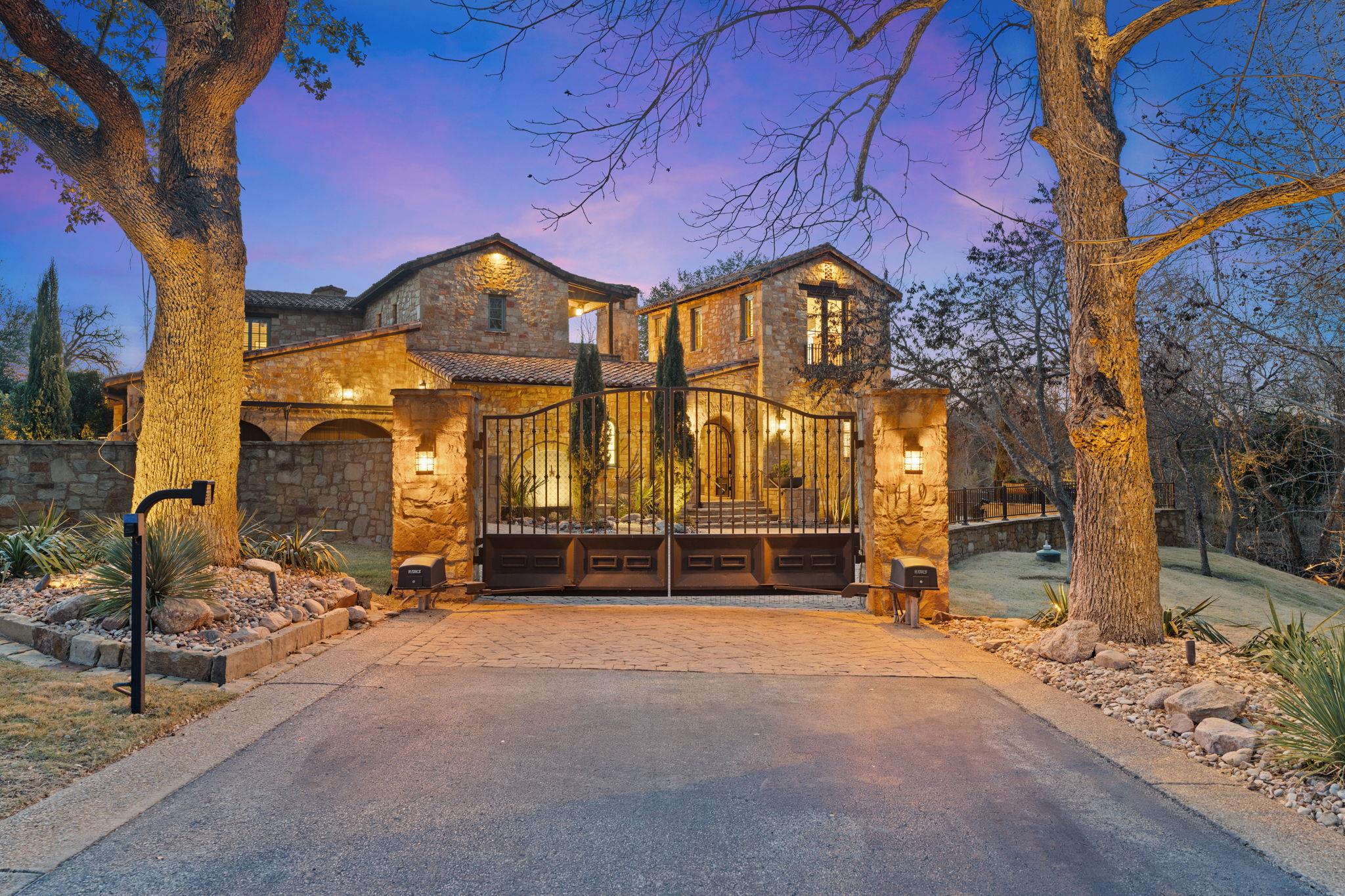 119 Plaza Escondido, Horseshoe Bay, TX 78657 — photo 1