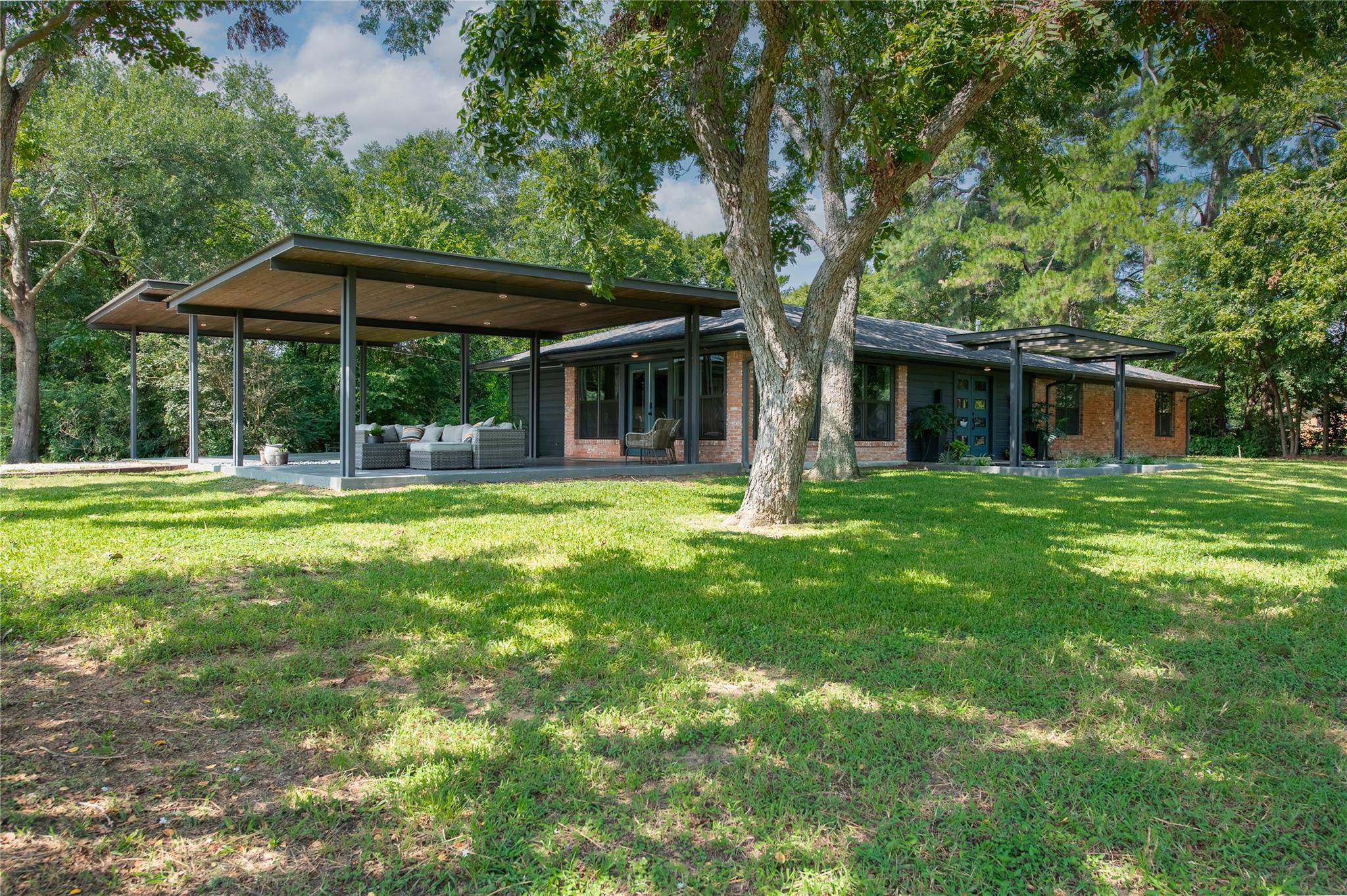 455 Post Oak Court, Caldwell, TX 77836 — photo 1