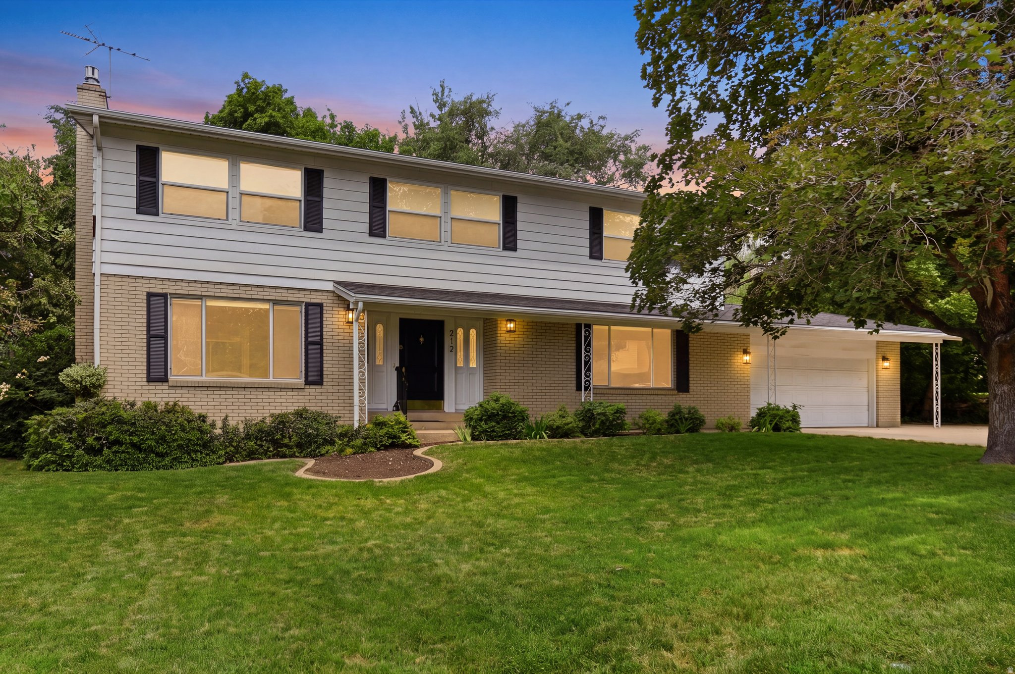 212 W BAYVIEW DR, Farmington, UT 84025 — photo 1