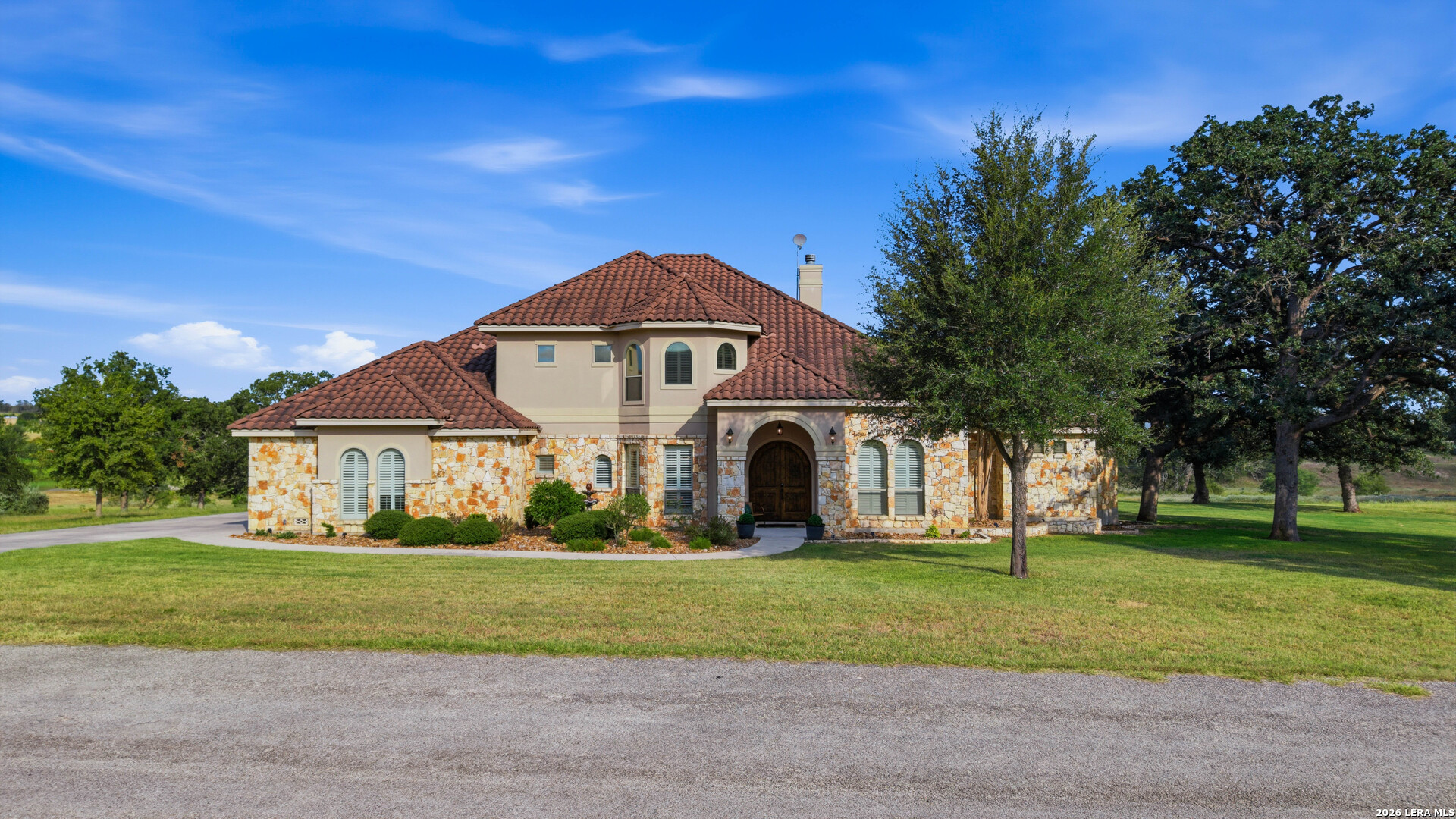 128 ABREGO RIDGE DR, Floresville, TX 78114 — photo 1