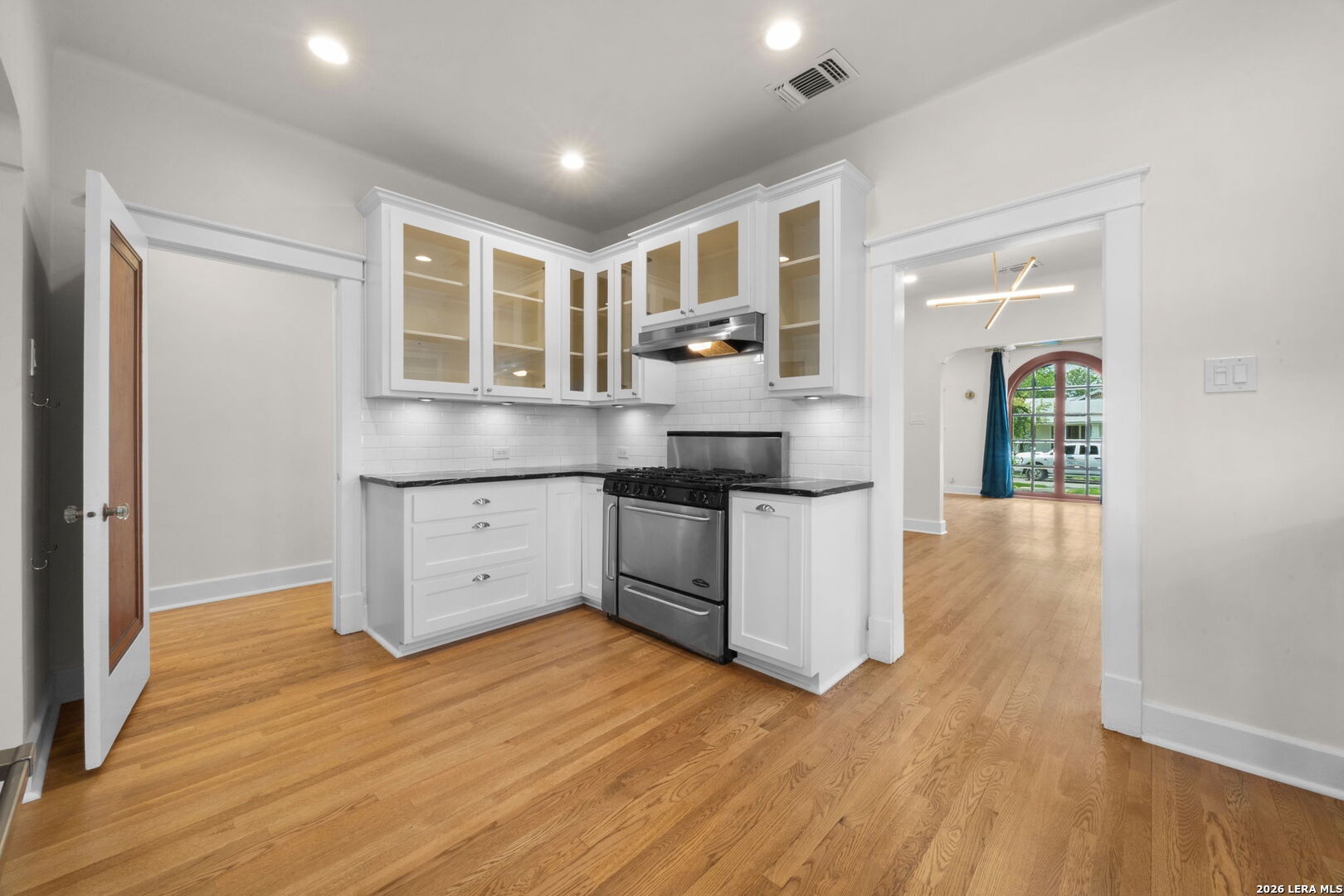 1943 MAGNOLIA AVE, ,  78201 — photo 1