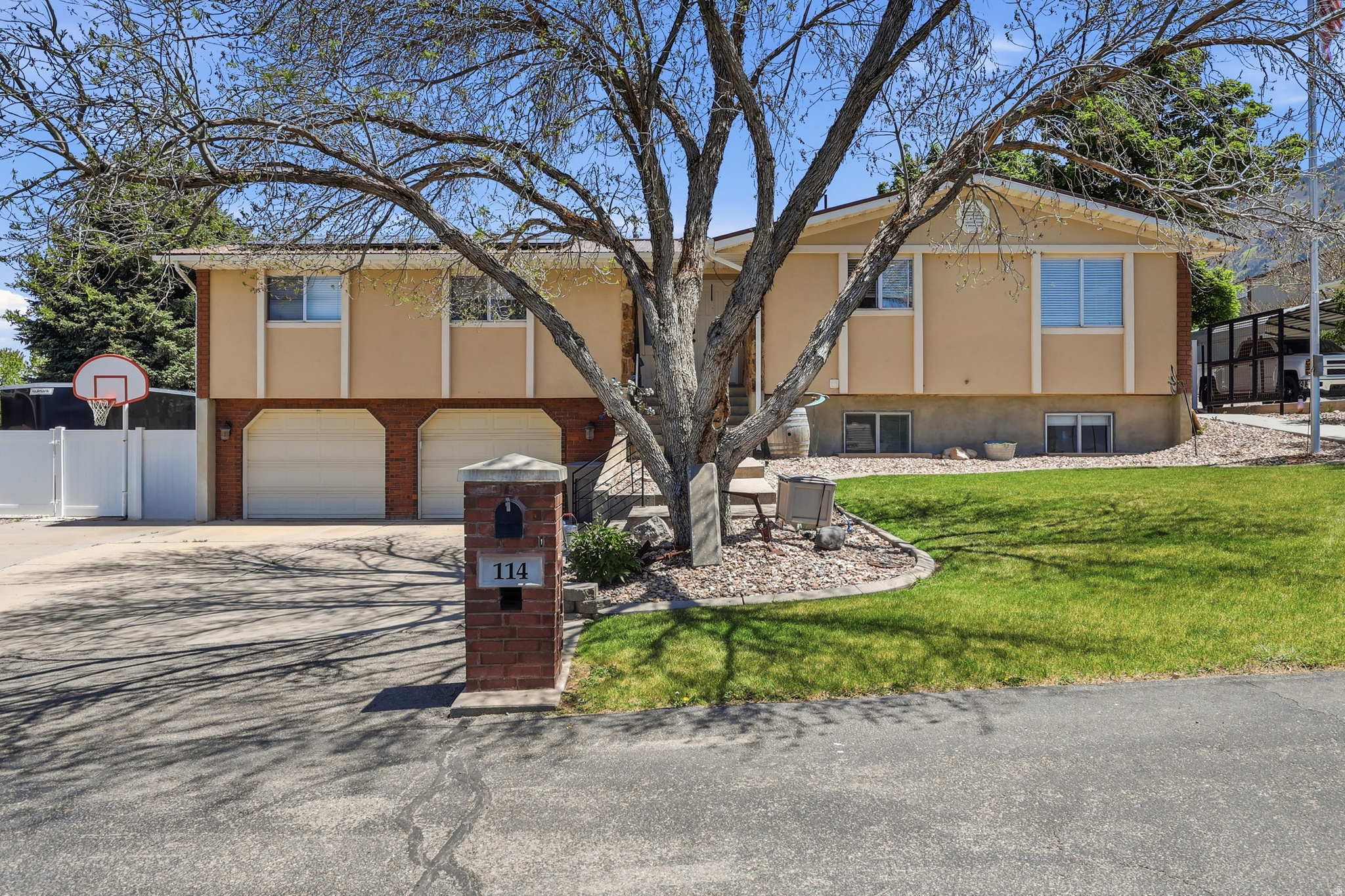 114 N CLARK LN, Elk Ridge, UT 84651 — photo 1