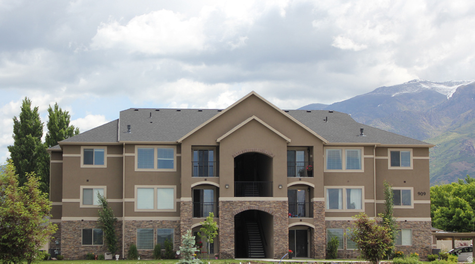895 S MAIN ST #E, Layton, UT 84041 — photo 1