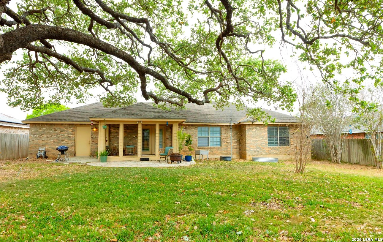 324 Bunker Hill, Pleasanton, TX 78064 — photo 1