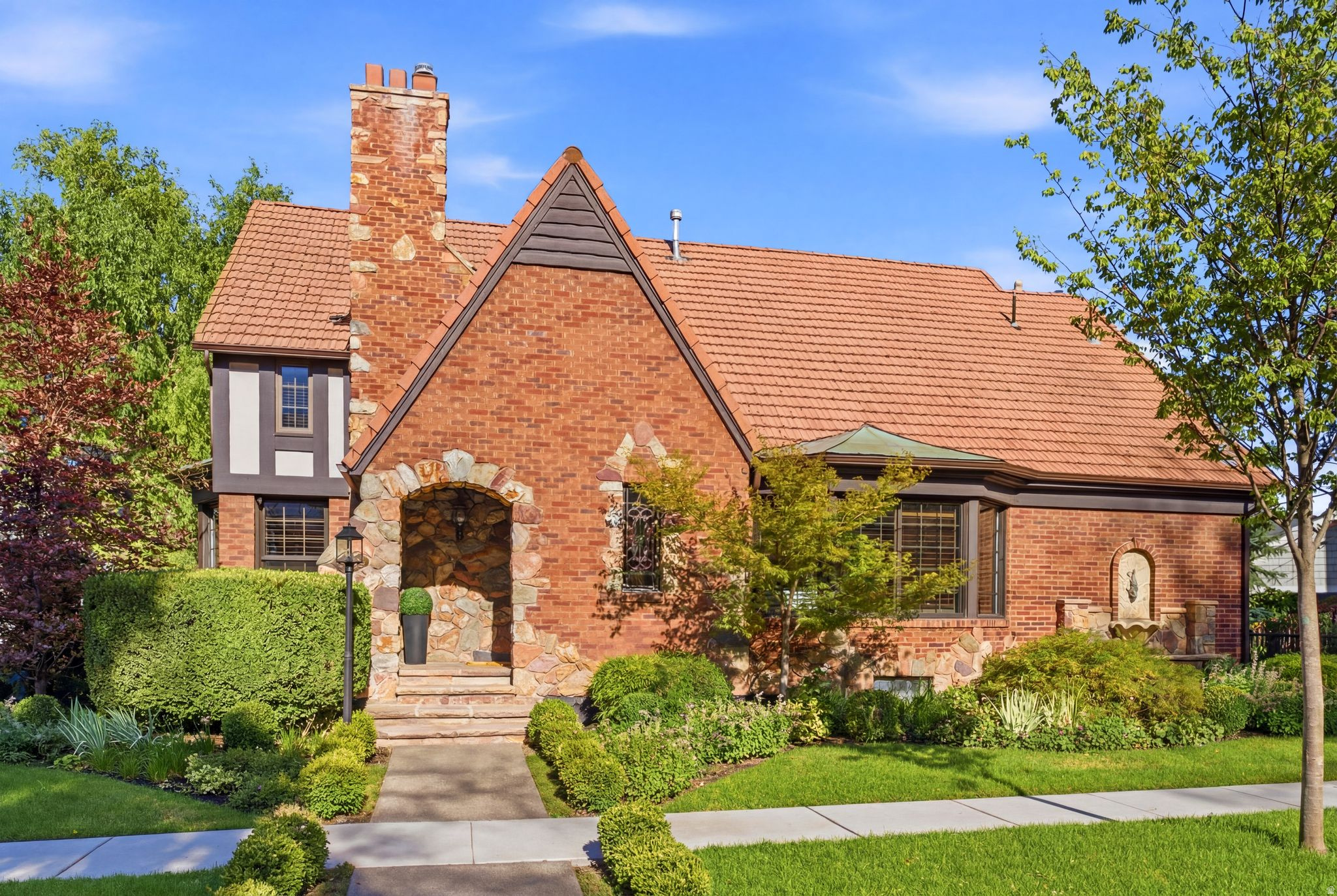 29 N WOLCOTT ST, Salt Lake City, UT 84103 — photo 1