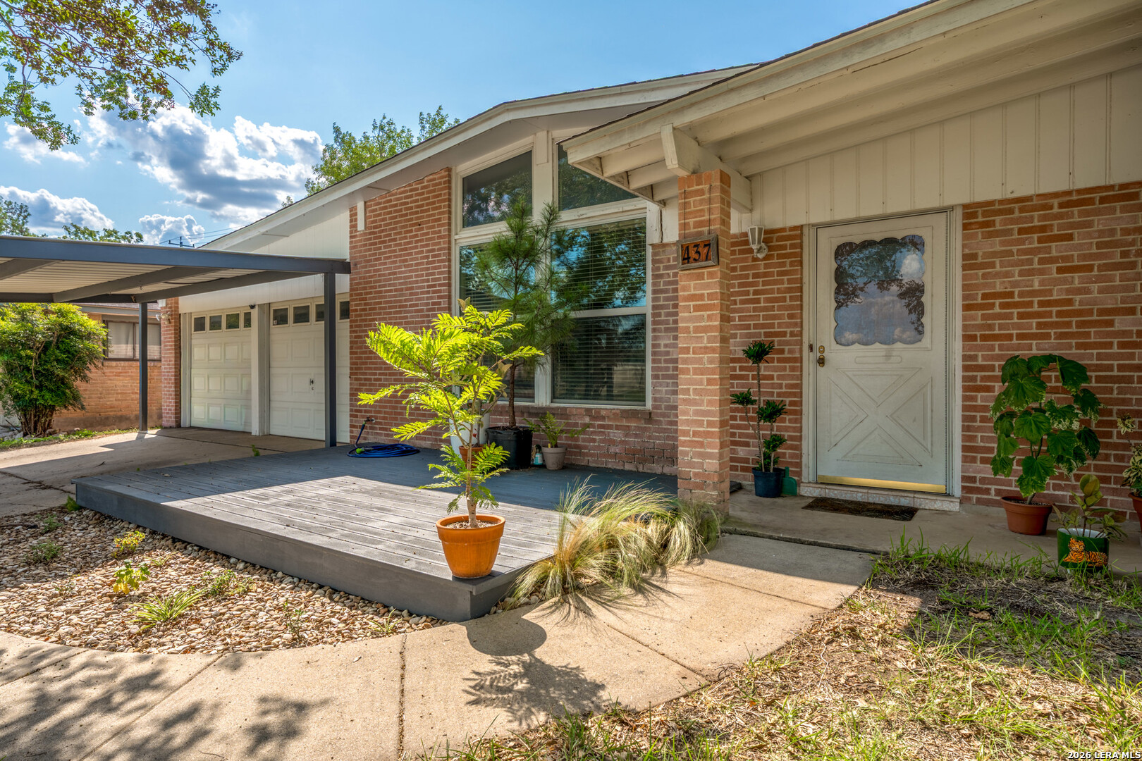 437 E LINDBERGH BLVD, Universal City, TX 78148 — photo 1