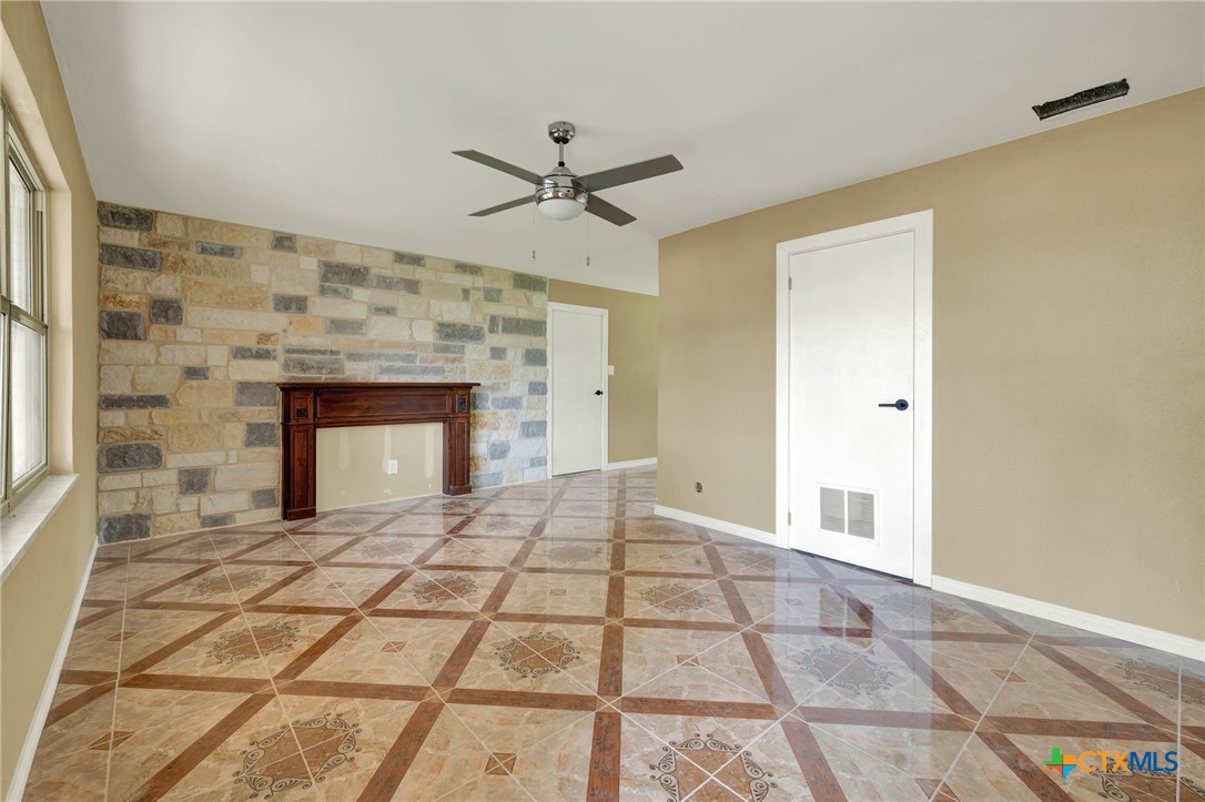 440 Rusch, New Braunfels, TX 78132 — photo 1