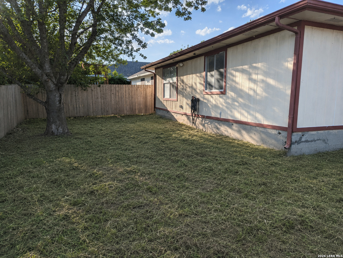 808 LAGO VISTA ST, ,  78666 — photo 1