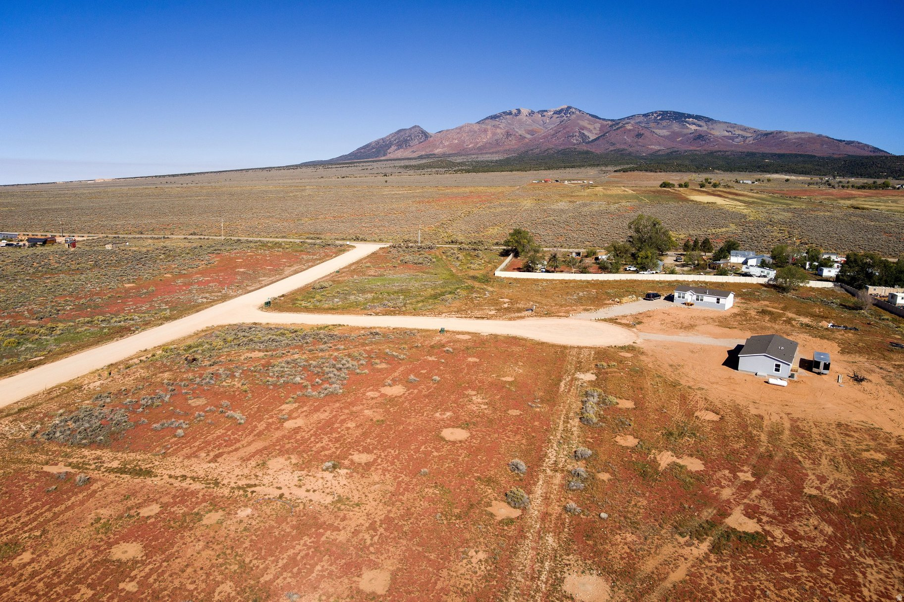 16  DEAN CT, La Sal, UT 84530 — photo 1