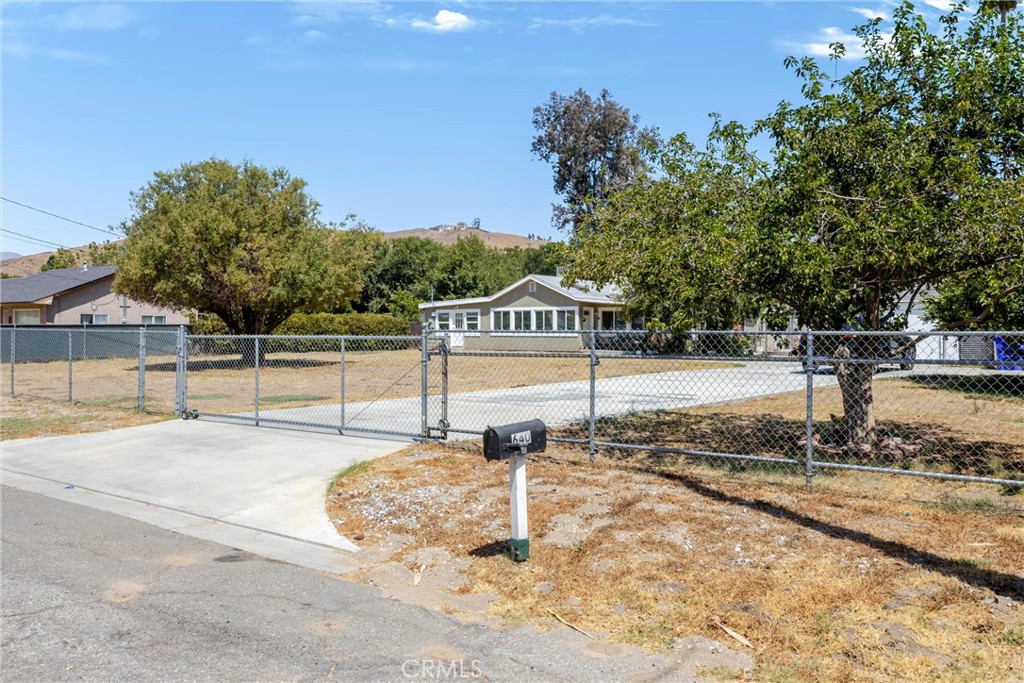 640 W 31st Street, San Bernardino, CA 92405 — photo 1