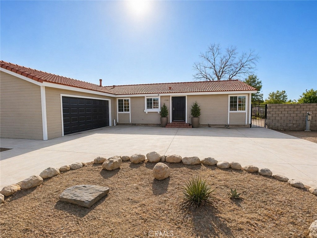 12546 Navajo, Apple Valley, CA 92308 — photo 1