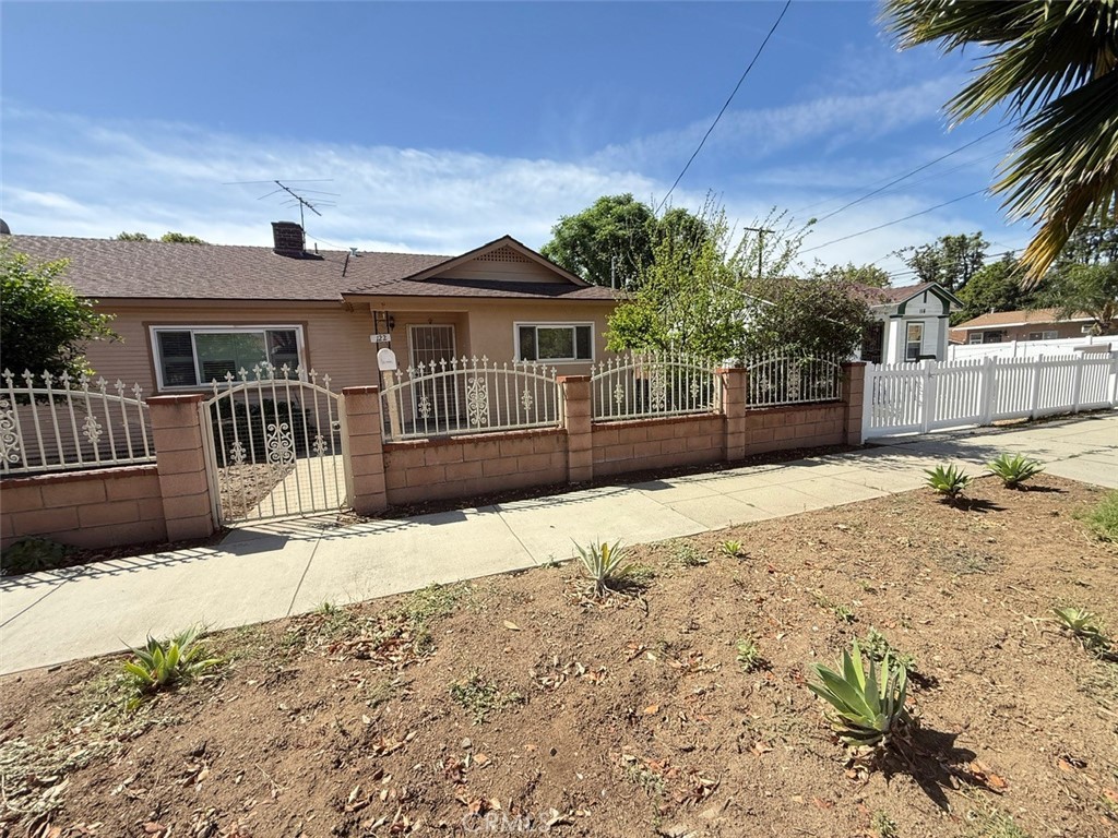 122 E Park, Ontario, CA 91761 — photo 1