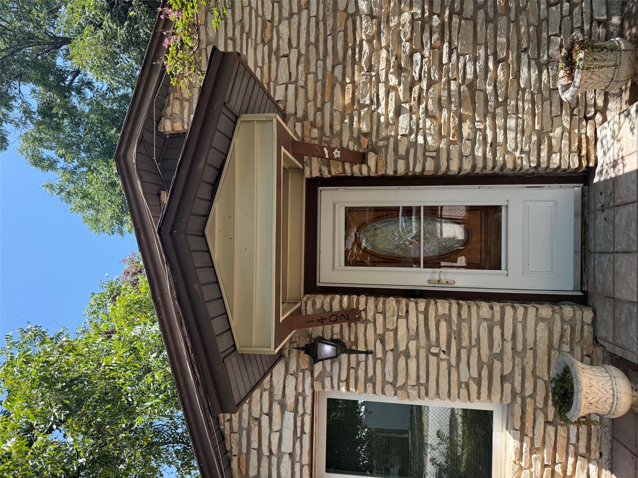 1402 Garden, Austin, TX 78702 — photo 1