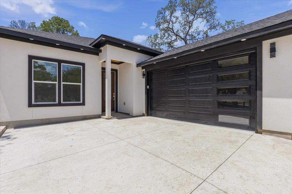 112 Pohakea, Bastrop, TX 78602 — photo 1