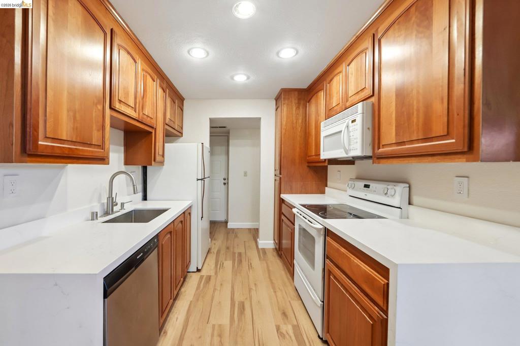 605 Center Ave, Martinez, CA 94553 — photo 1