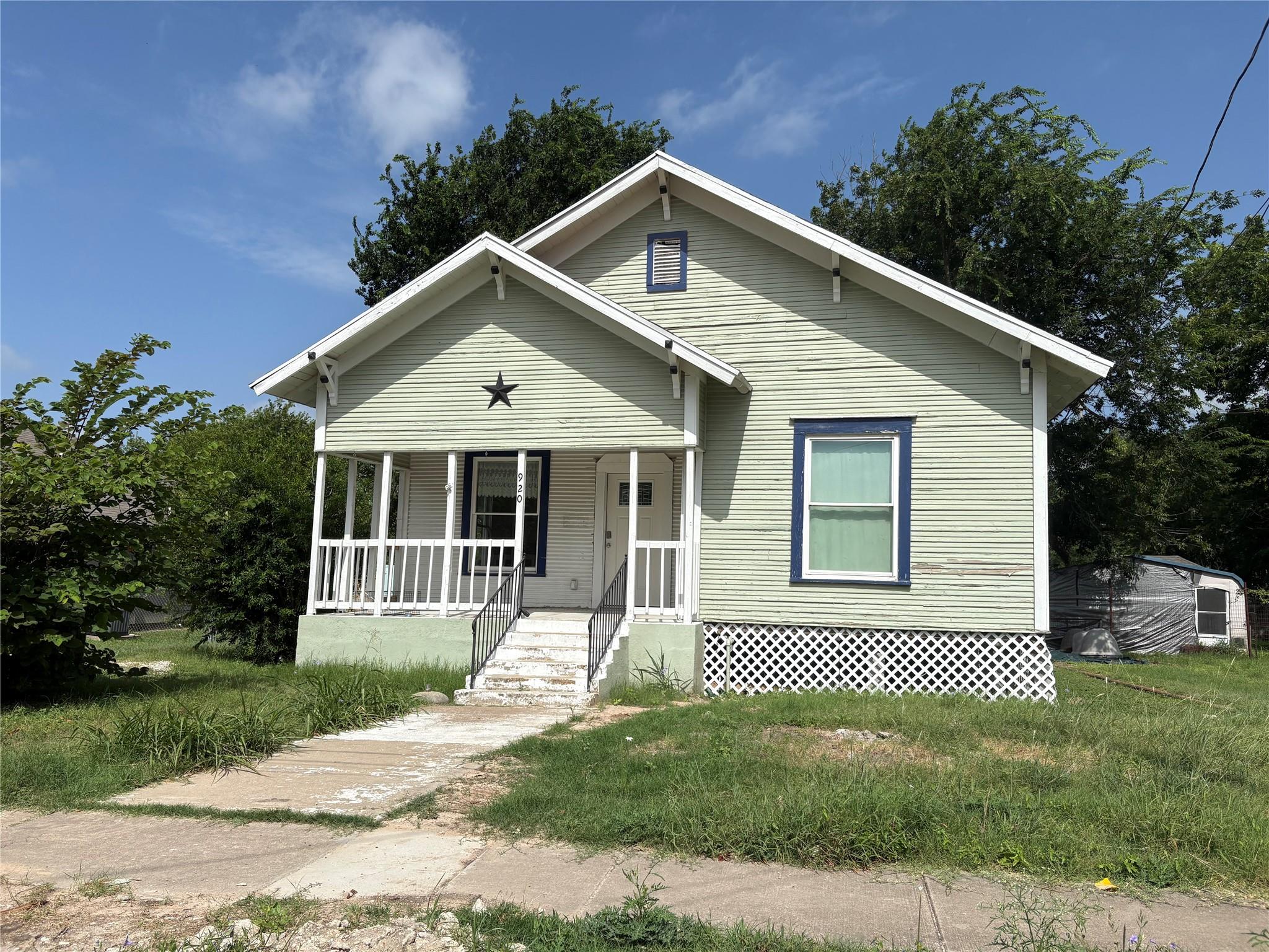 920 33rd, Temple, TX 76504 — photo 1