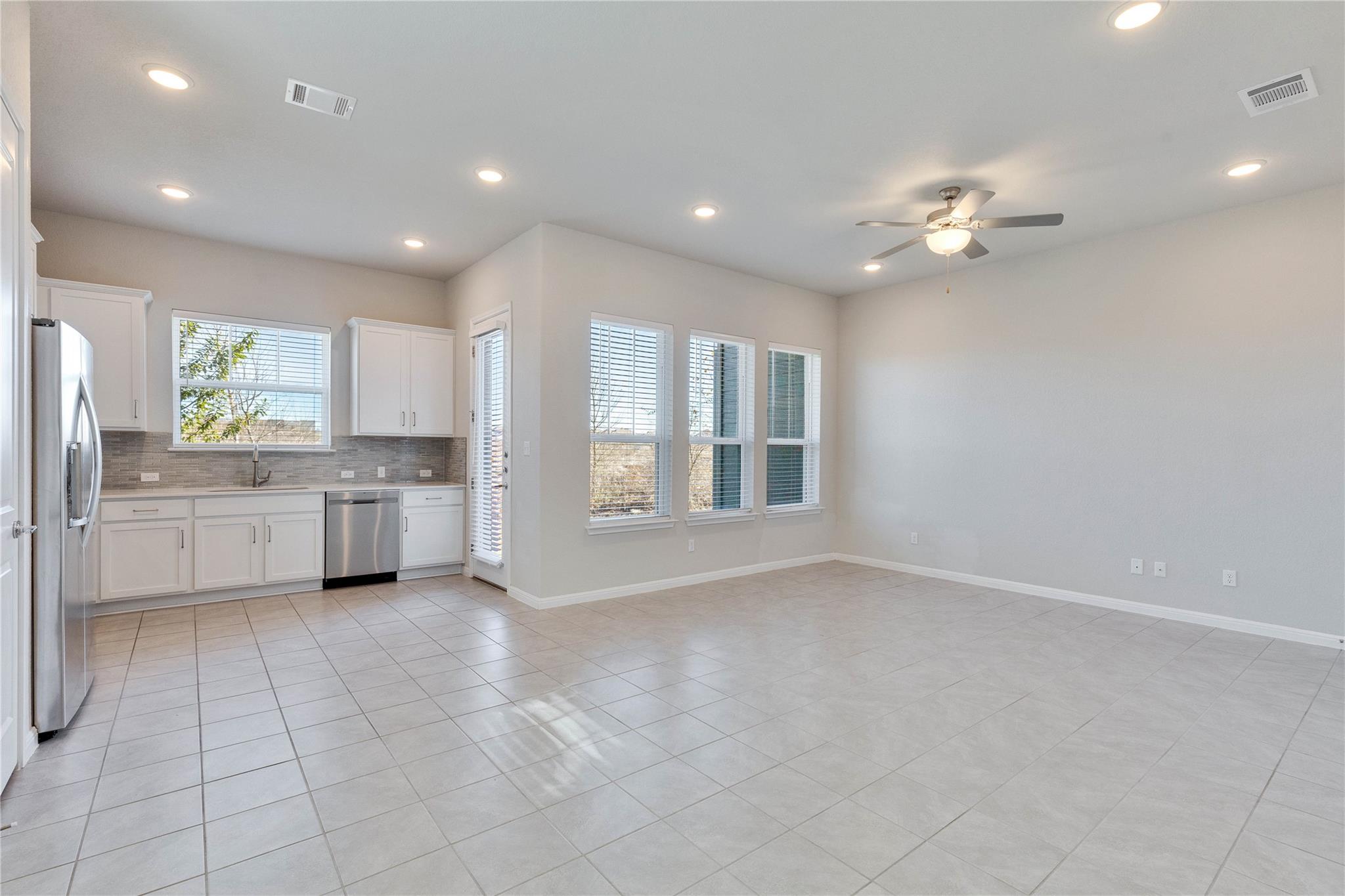 1015  Vista View Dr  #502, Georgetown, TX 78626 — photo 1