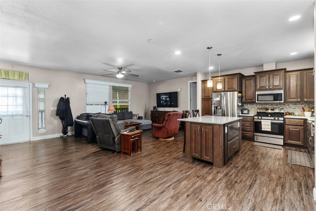 5815 La Palma Ave 304, Anaheim, CA 92807 — photo 1