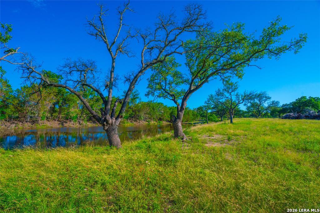 0 Creekside, , 78636 — photo 1