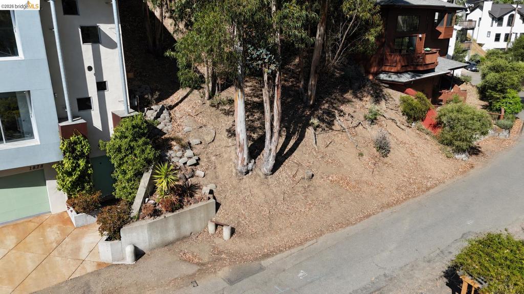 1830 Arrowhead Dr, Oakland, CA 94611 — photo 1