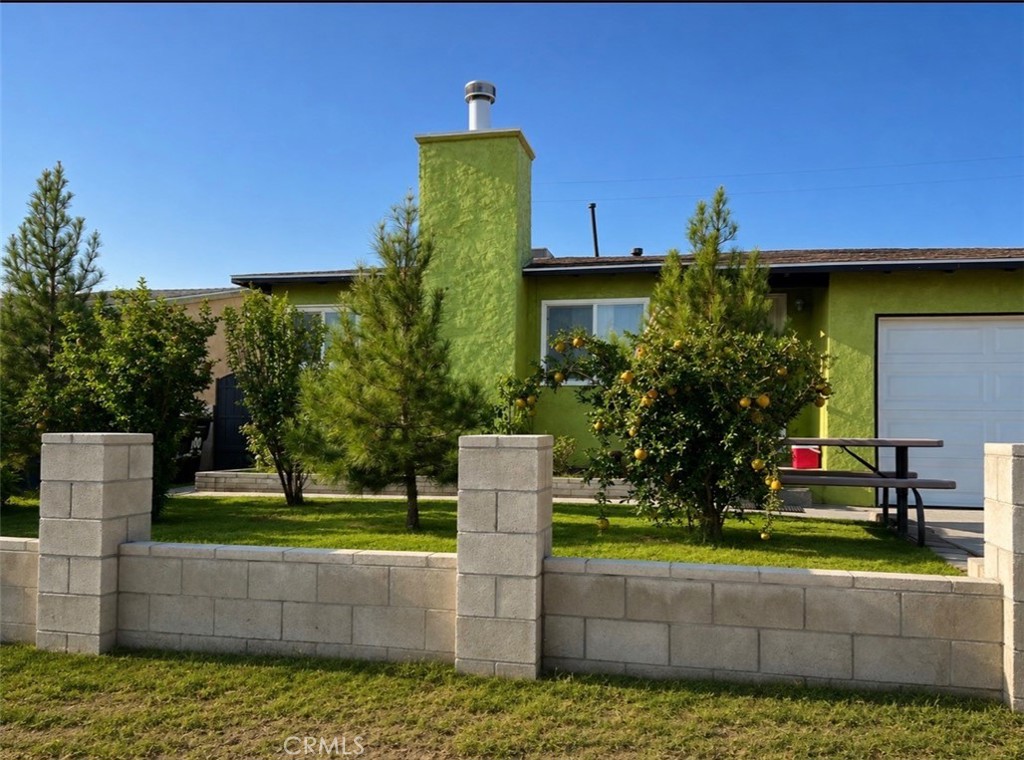 950 Lance, Barstow, CA 92311 — photo 1