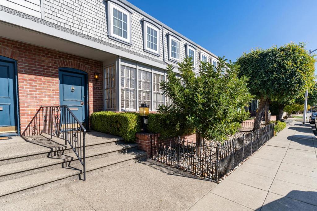 523 Maple Street, San Mateo, CA 94402 — photo 1