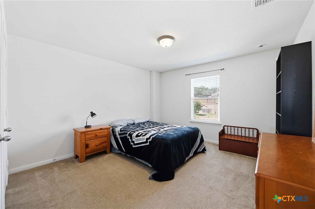 11330 Hill Top