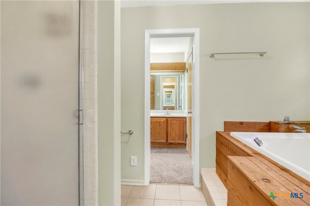 146 Twin Oak, Seguin, TX 78155 — photo 1