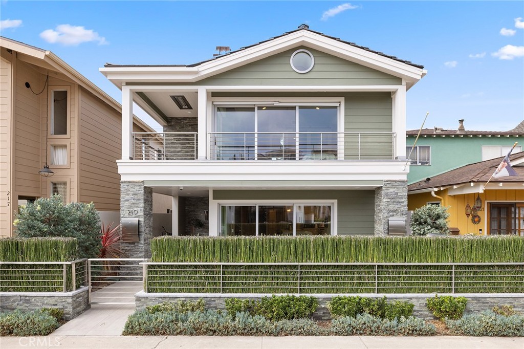 219 Diamond Avenue, Newport Beach, CA 92662 — photo 1