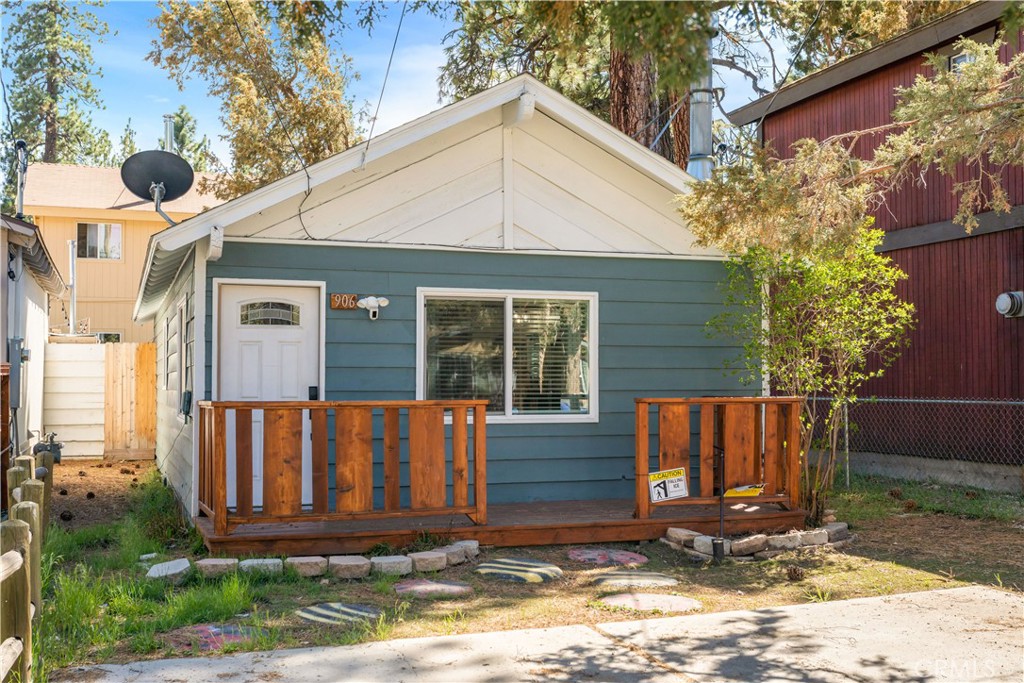 906 W Aeroplane, Big Bear City, CA 92314 — photo 1