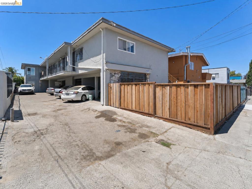 9833 Walnut St, Oakland, CA 94603 — photo 1