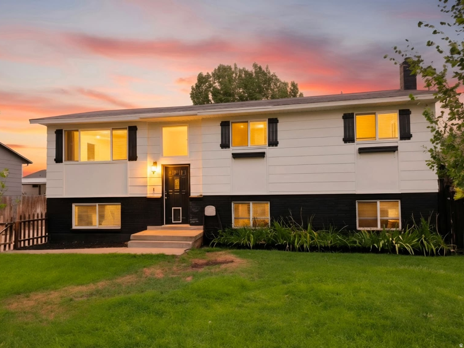 162 S NYE ST, Roosevelt, UT 84066 — photo 1