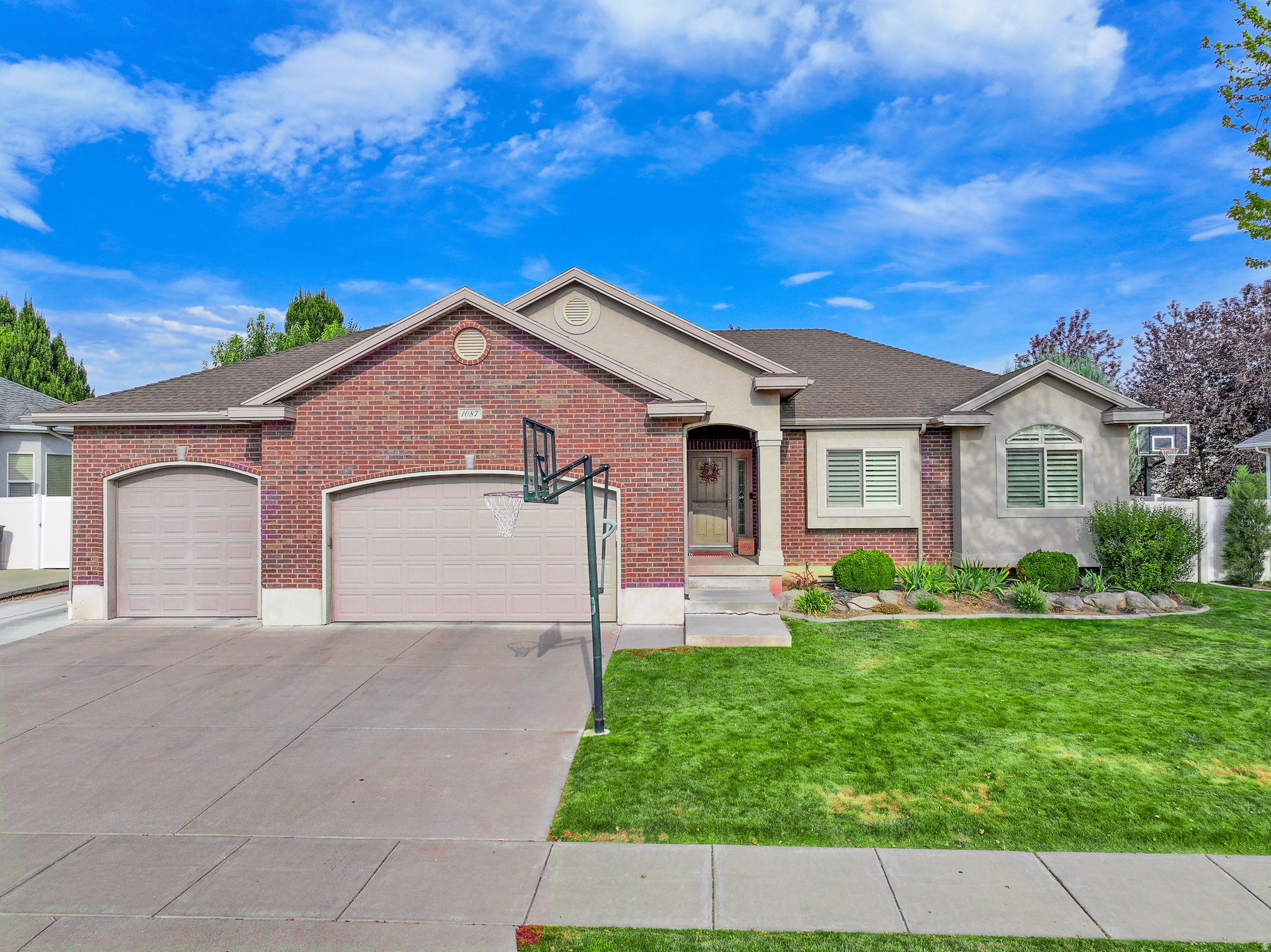 1087 BANBURY DR, Syracuse, UT 84075 — photo 1