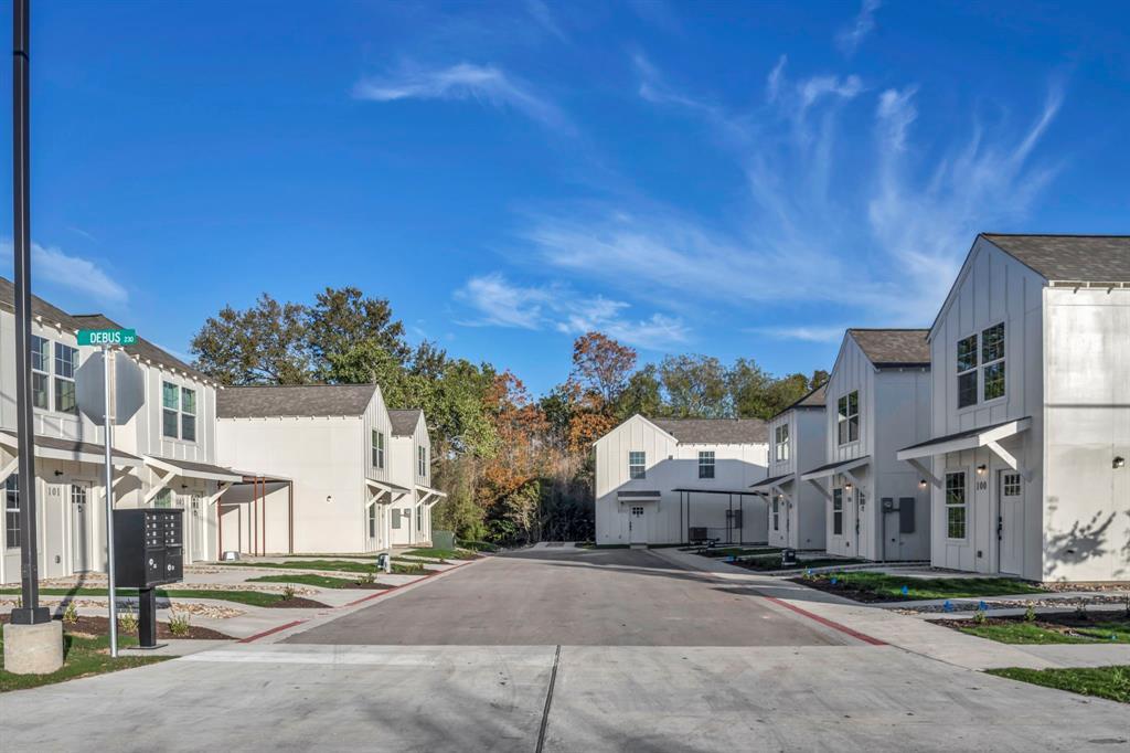 350 Debus, Taylor, TX 76574 — photo 1