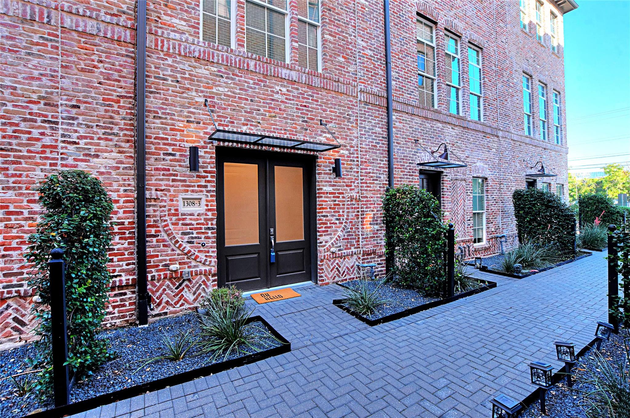 1308 Tinnin Ford, Austin, TX 78741 — photo 1