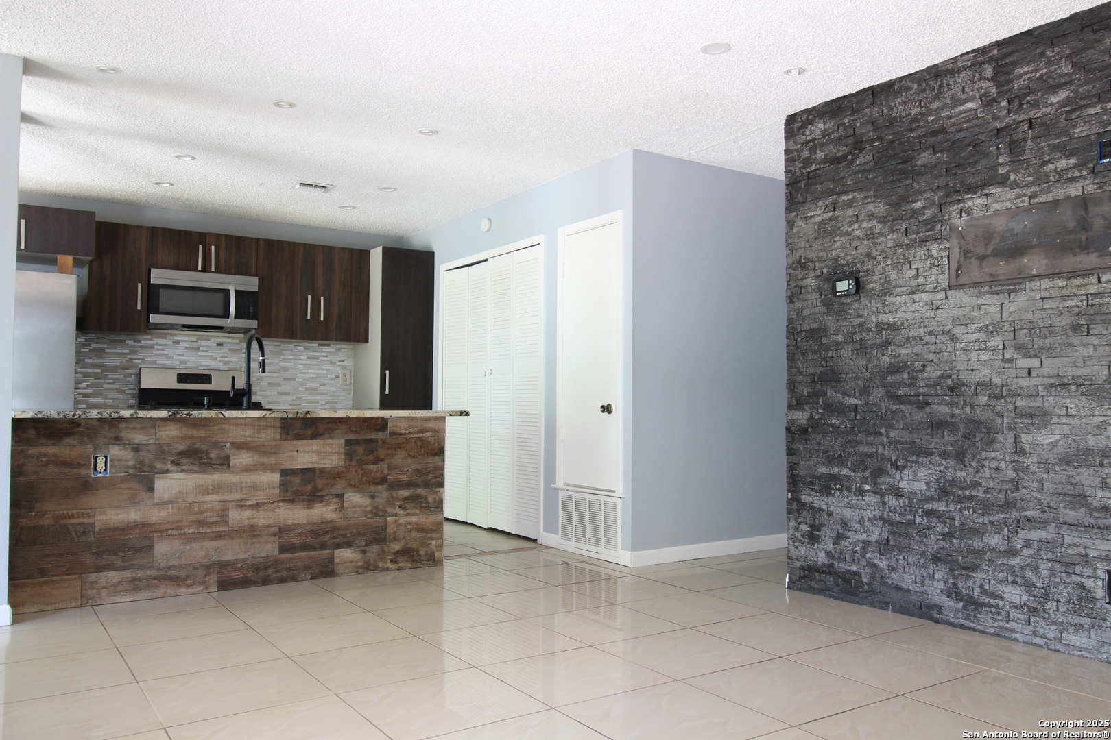 6827 MAPLE SPRINGS ST, ,  78249 — photo 1