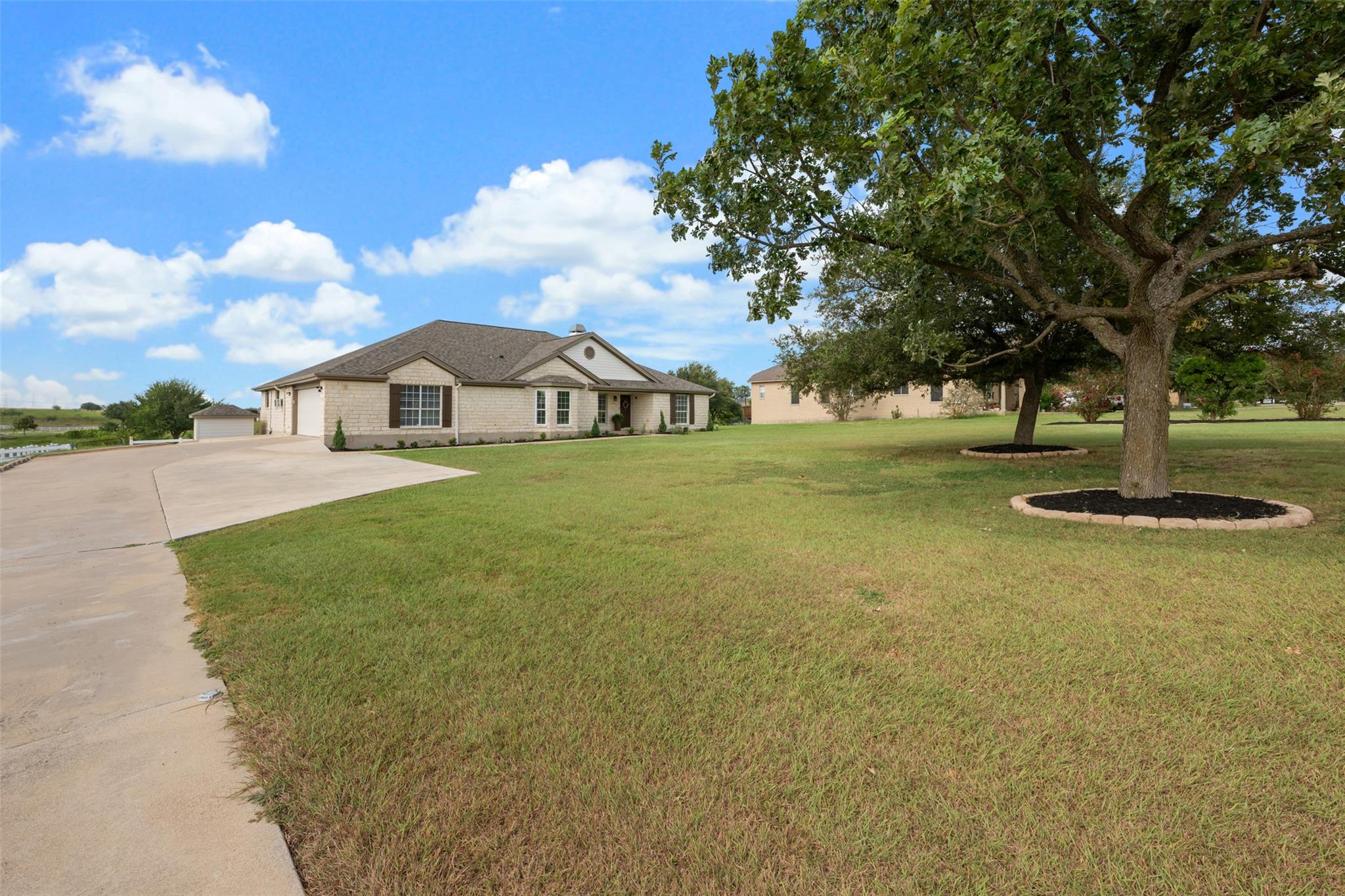 111 Lookout, Hutto, TX 78634 — photo 1