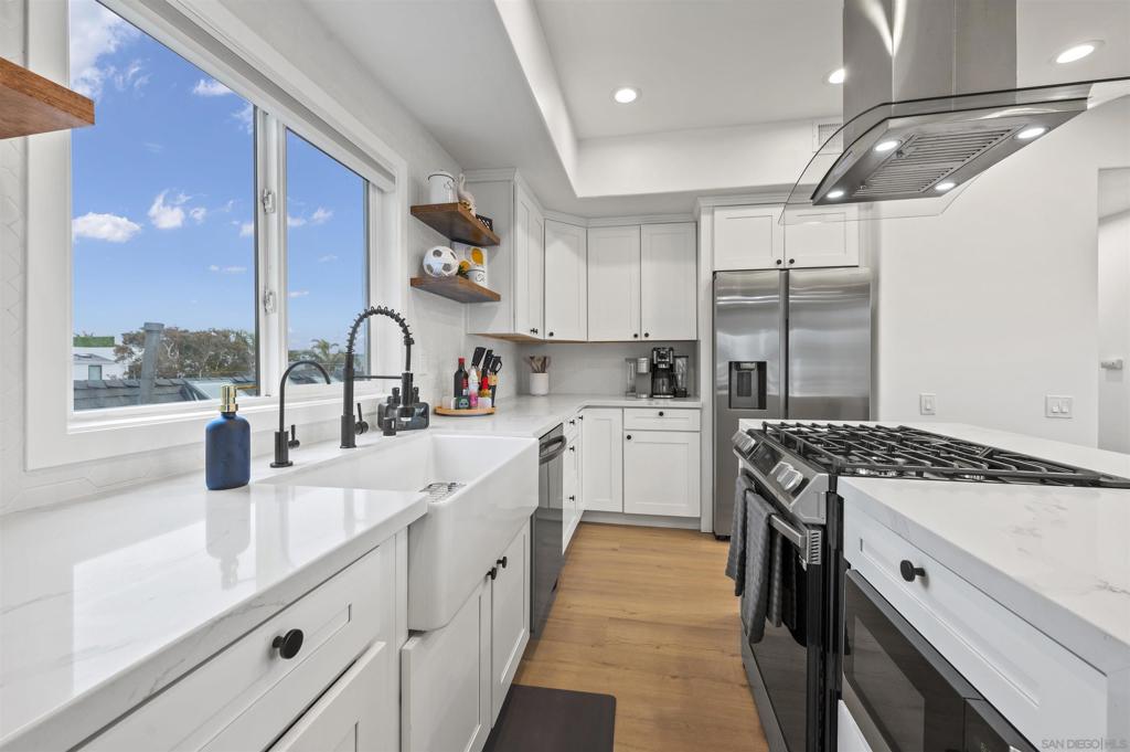 727 Ostend, San Diego, CA 92109 — photo 1