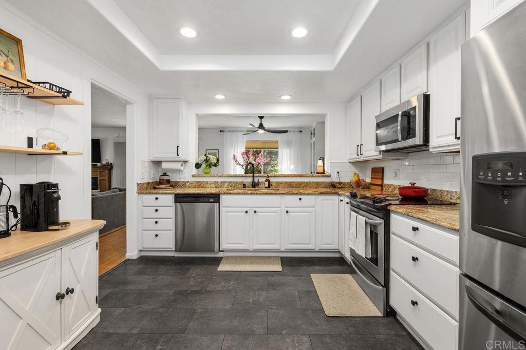 6551 Calle Valperizo, Carlsbad, CA 92009 — photo 1