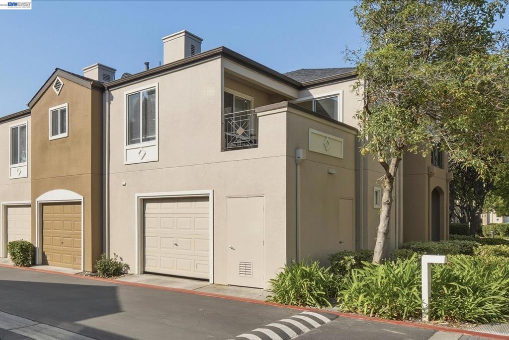 690 Applause Pl, San Jose, CA 95134 — photo 1