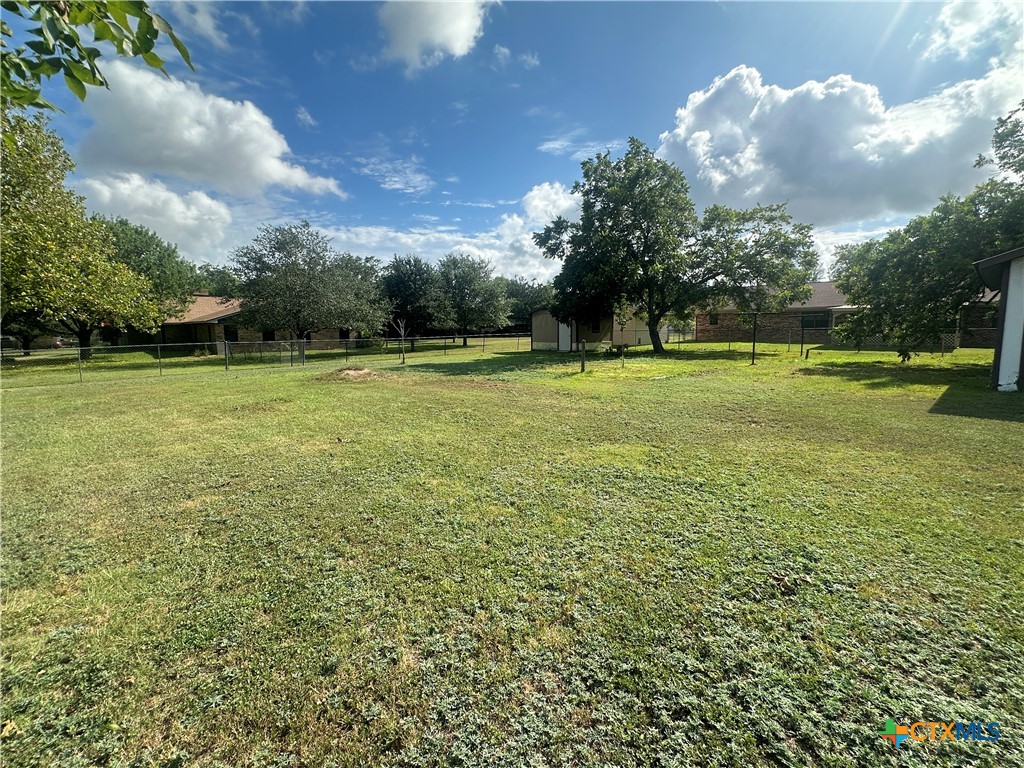 129 Pecan, Flatonia, TX 78941 — photo 1