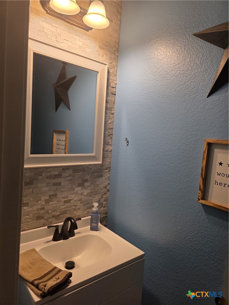 2105 Lindsey, Copperas Cove, TX 76522 — photo 1